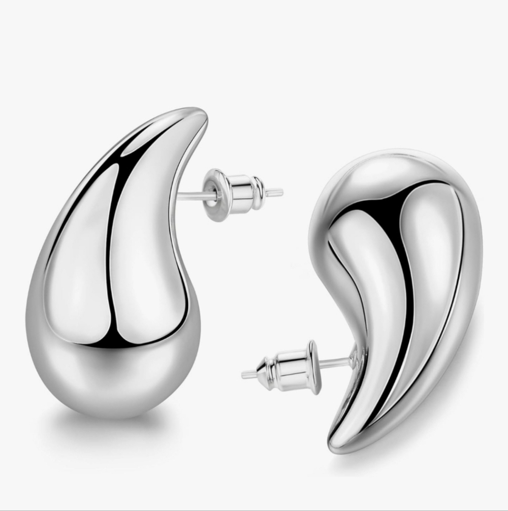 Chic Silver Teardrop Earrings